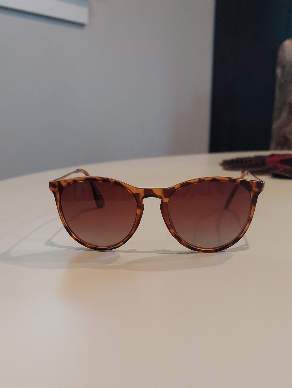 Vintage Tortoiseshell Round Women's Sunglasses - Brown Lenses